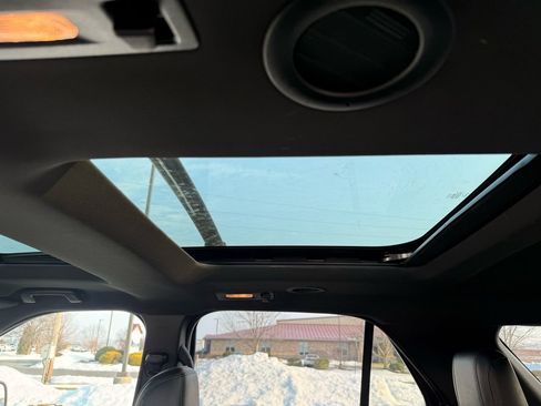 Used 2017 Ford Explorer XLT w/ Equipment Group 202A image 29