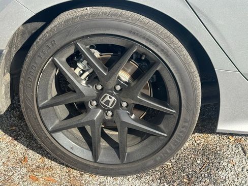 Used 2025 Honda Civic Sport image 12