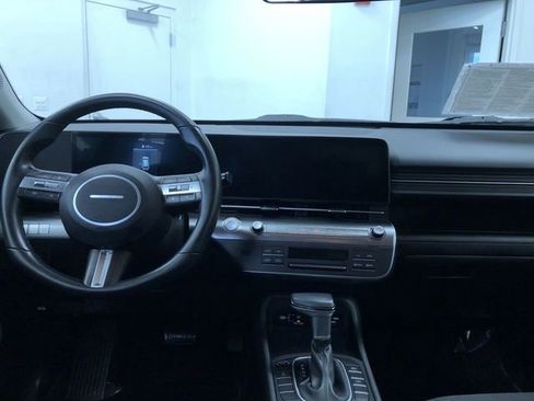 Used 2025 Hyundai Kona SEL image 17