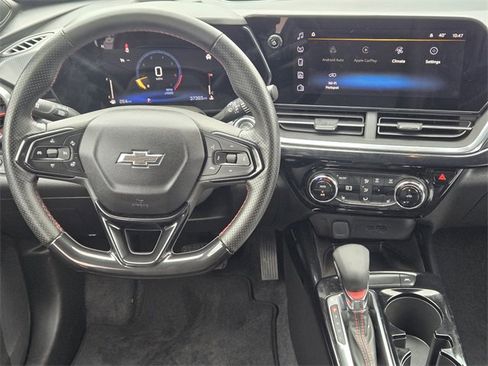 Used 2024 Chevrolet Trax RS w/ Sunroof Package image 26