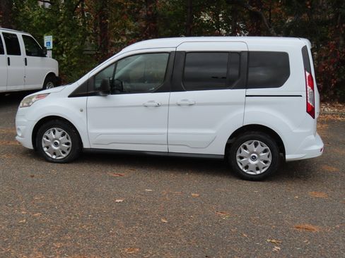 Used 2016 Ford Transit Connect XLT image 3