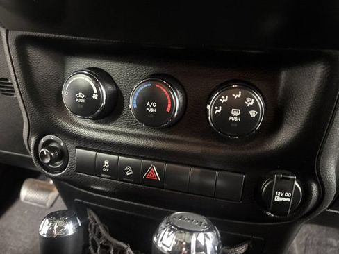 Used 2017 Jeep Wrangler Unlimited Sport w/ Quick Order Package 24S AWD/4WD image 24