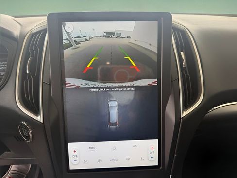 Used 2024 Ford Edge Titanium image 29