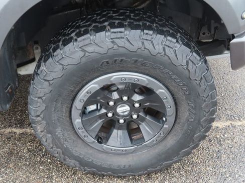 Used 2017 Ford F150 Raptor w/ Equipment Group 802A Luxury AWD/4WD image 15