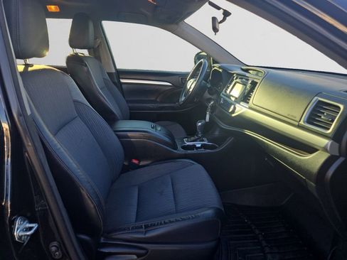 Used 2014 Toyota Highlander Plus image 16