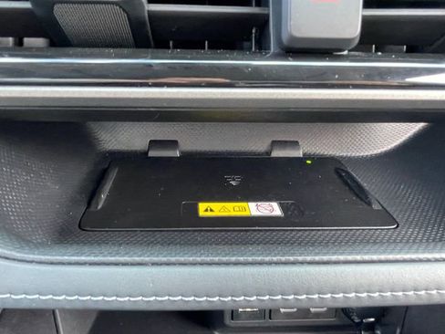 Used 2023 Toyota Highlander XLE AWD/4WD image 13