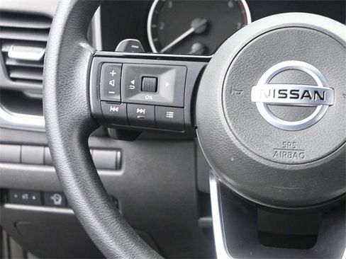 Used 2023 Nissan Rogue SV image 30