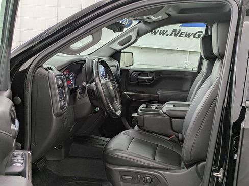 Used 2022 Chevrolet Silverado 1500 LT w/ Convenience Package II AWD/4WD image 4