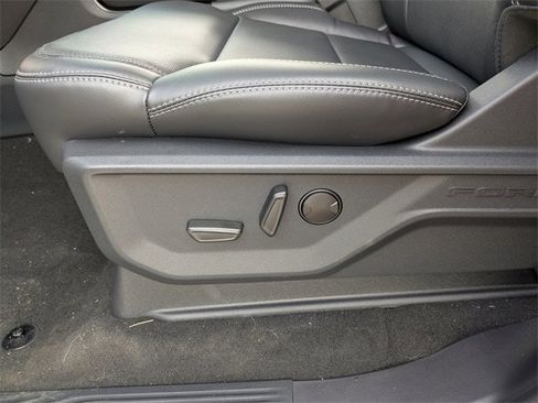 New 2026 Ford Expedition Platinum w/ Driver's Package image 24