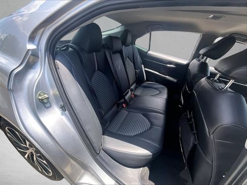 Used 2020 Toyota Camry SE FWD image 29