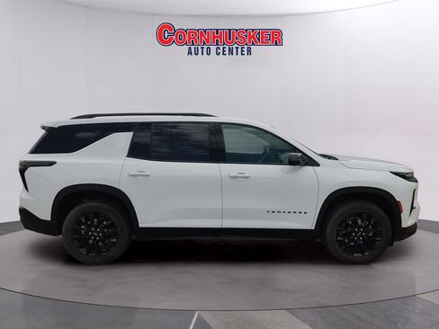 Used 2025 Chevrolet Traverse LT w/ Midnight/Sport Edition AWD/4WD image 2