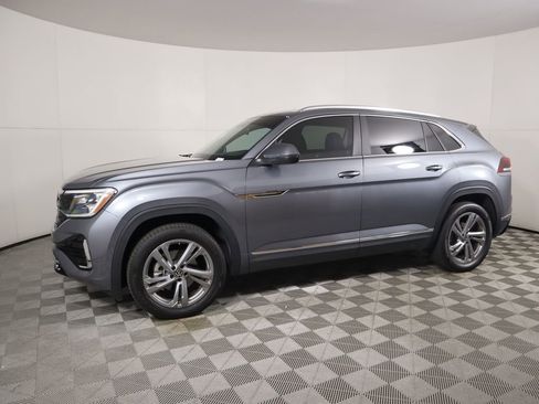 Used 2024 Volkswagen Atlas Cross Sport SEL R-Line image 8