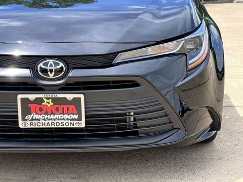 Used 2025 Toyota Corolla LE w/ LE Premium Package FWD image 8