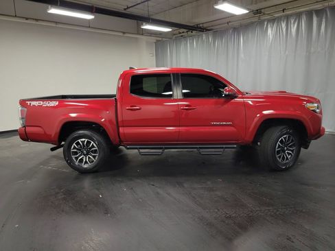 Used 2022 Toyota Tacoma TRD Sport image 9