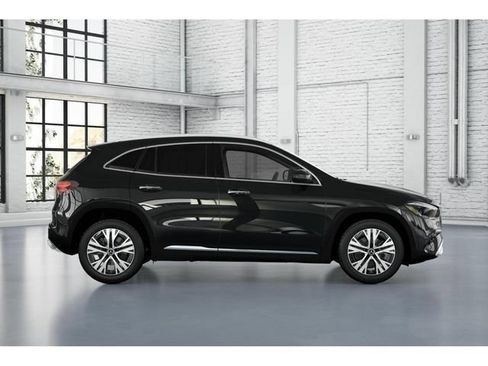 Used 2026 Mercedes-Benz GLA 250 4MATIC image 2