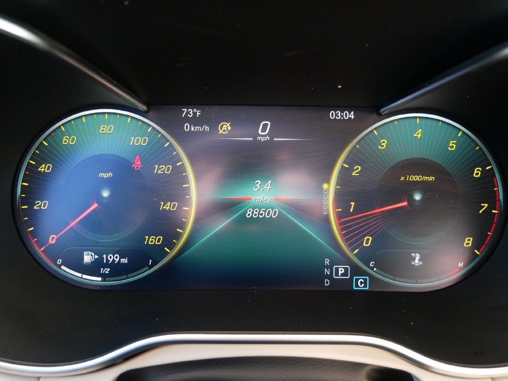 Used 2020 Mercedes-Benz GLC 300 4MATIC Coupe image 29