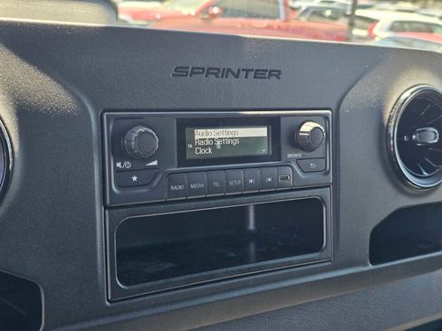 Used 2025 Mercedes-Benz Sprinter 2500 image 27