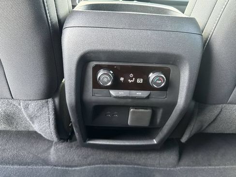 Used 2026 Chevrolet Traverse LT w/ Driver Confidence Package FWD image 22