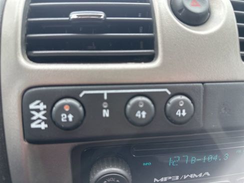 Used 2010 Chevrolet Colorado LT image 14