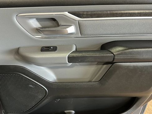 Used 2019 RAM 1500 Big Horn AWD/4WD image 14