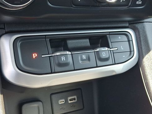 Used 2023 GMC Acadia SLE w/ Driver Convenience Package AWD/4WD image 18