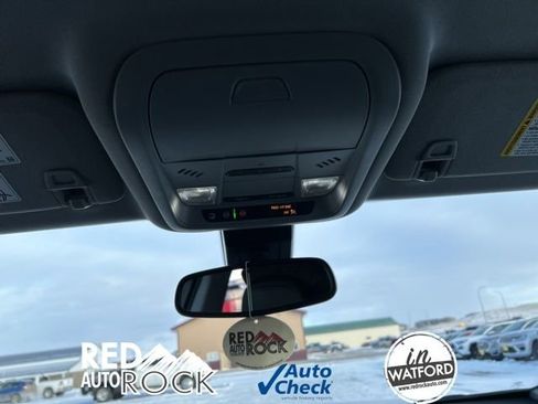 Used 2024 GMC Terrain SLT image 10