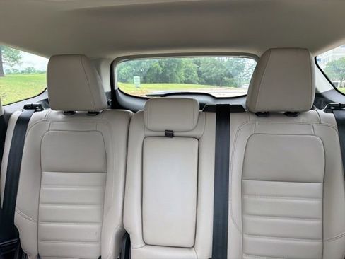 Used 2019 Ford Escape Titanium AWD/4WD image 18