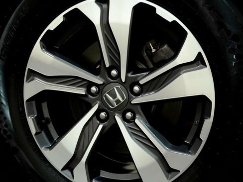 Used 2017 Honda CR-V LX image 10