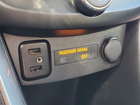 Used 2019 Chevrolet Trax LS AWD/4WD image 19