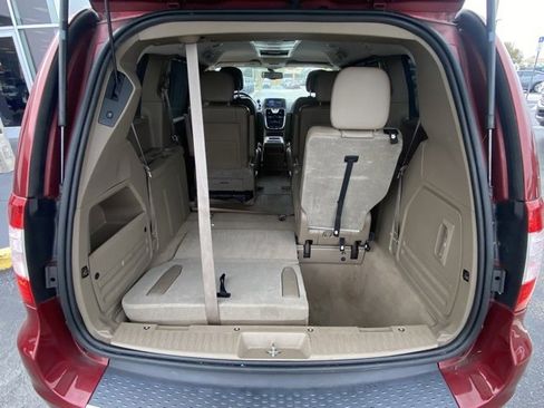 Used 2013 Chrysler Town & Country Touring-L w/ Entertainment Group #2 image 23