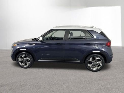 Used 2022 Hyundai Venue Limited FWD image 28