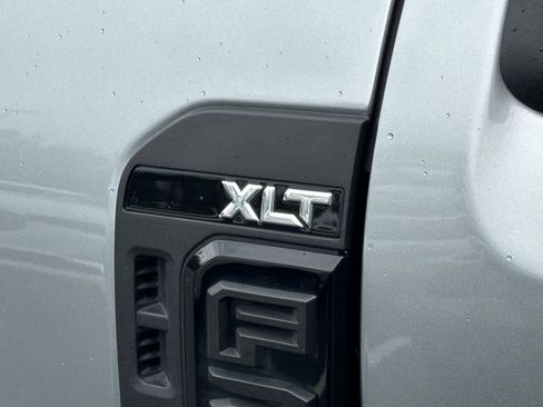 Used 2024 Ford F250 XLT w/ Black Appearance Package AWD/4WD image 10