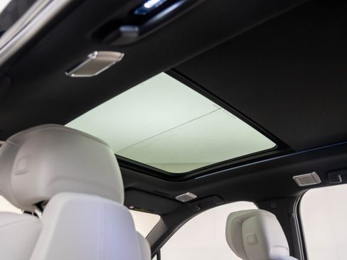 New 2026 Cadillac Vistiq Luxury w/ LPO, Floor Liner Package image 18