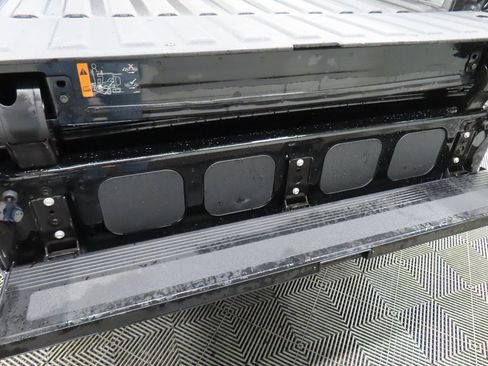 Used 2025 GMC Sierra 2500 AT4 w/ AT4 Premium Plus Package image 46