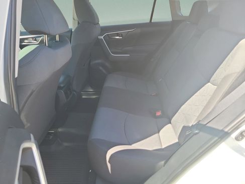 Used 2022 Toyota RAV4 XLE image 14