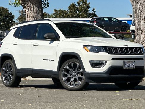 Used 2021 Jeep Compass Latitude w/ Sun and Sound Group image 2