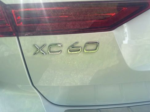 Used 2019 Volvo XC60 T6 Momentum w/ Premium Package AWD/4WD image 20