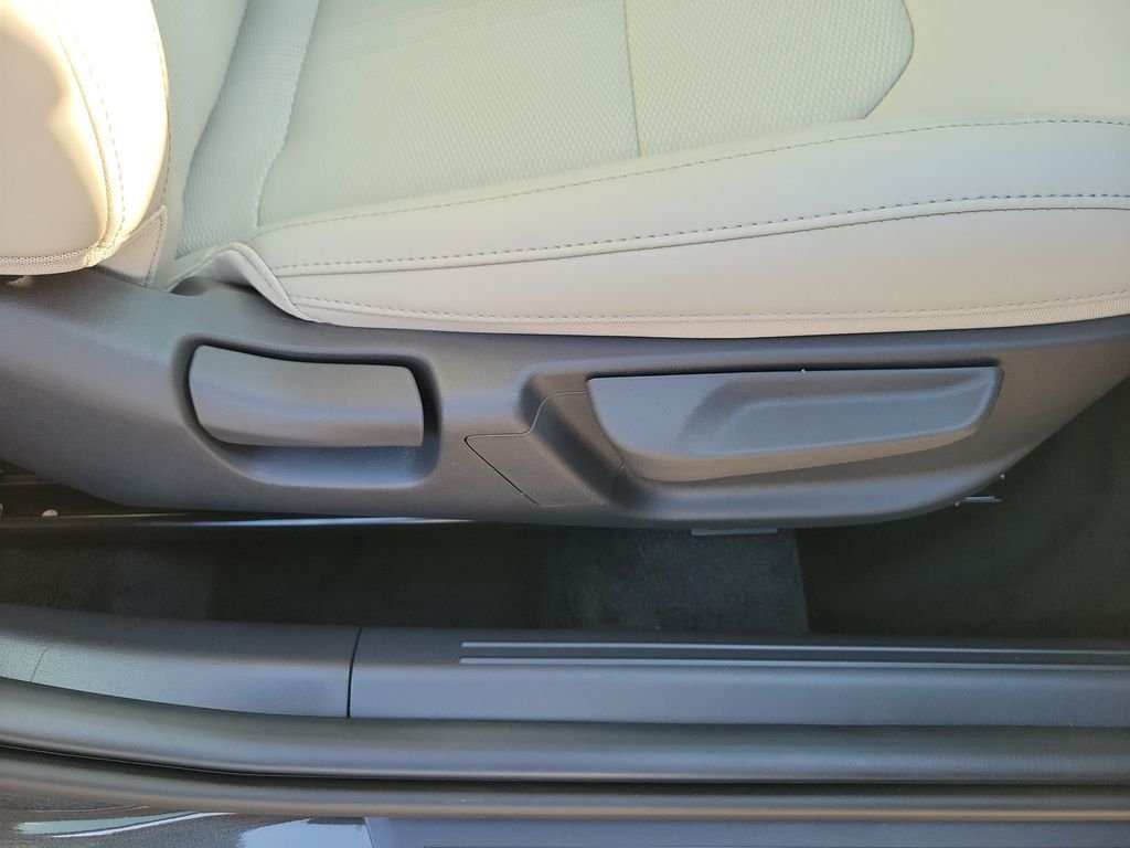 New 2026 Kia Niro EX FWD image 9