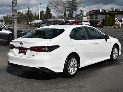 Used 2024 Toyota Camry LE image 8