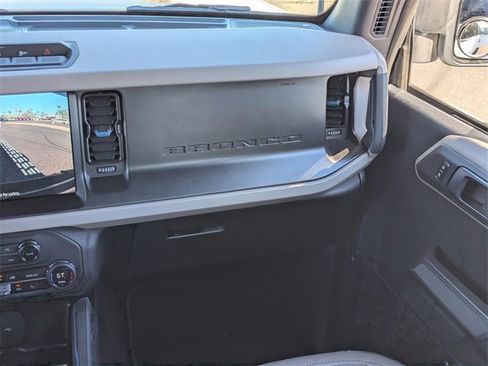 Used 2023 Ford Bronco Wildtrak image 17