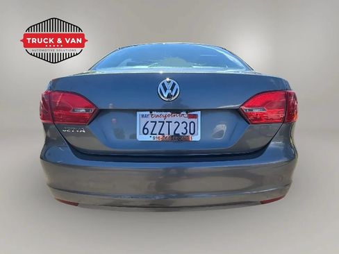 Used 2013 Volkswagen Jetta S FWD image 4