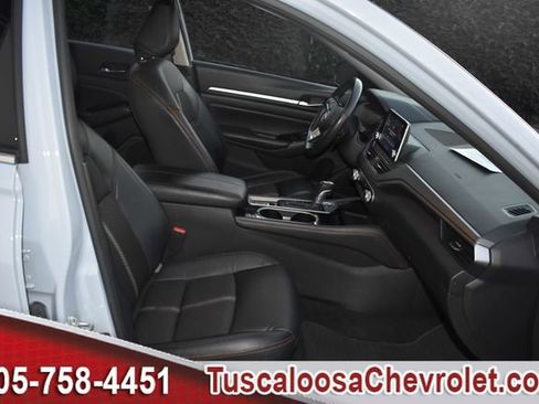 Used 2024 Nissan Altima 2.5 SR image 21