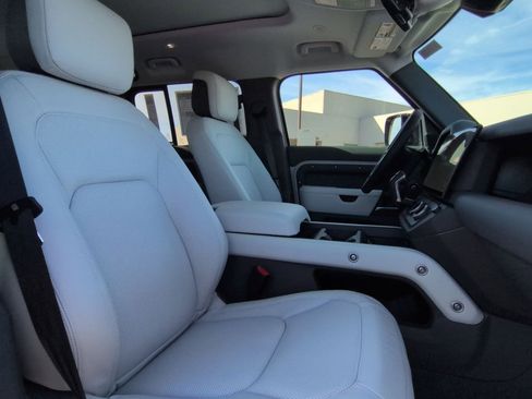 New 2026 Land Rover Defender 110 X-Dynamic SE AWD/4WD image 25