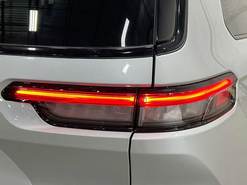 New 2025 Jeep Grand Cherokee L Limited w/ Black Appearance Package AWD/4WD image 45