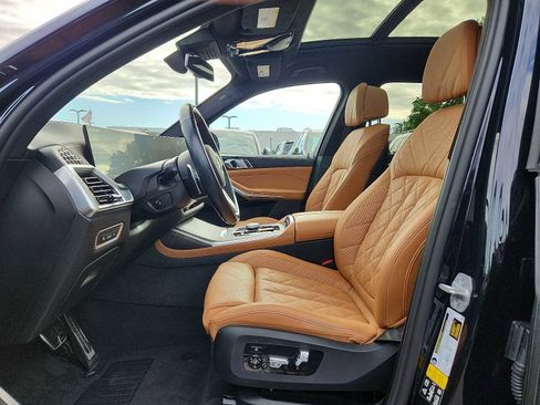 Certified 2024 BMW X7 xDrive40i w/ M Sport Package AWD/4WD image 13