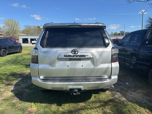 Used 2016 Toyota 4Runner SR5 image 5