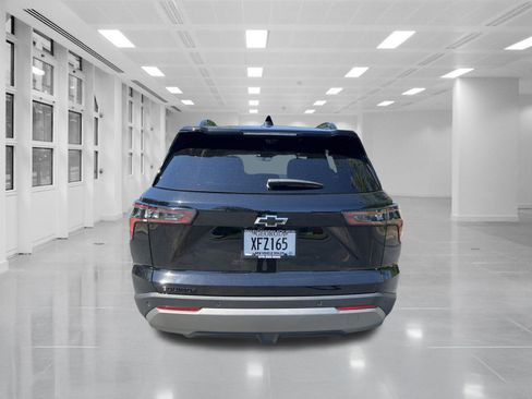Used 2025 Chevrolet Equinox LT w/ Convenience Package II FWD image 6