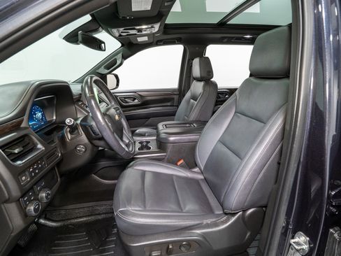 Used 2022 Chevrolet Tahoe LT w/ Luxury Package image 14