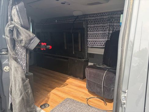 Used 2014 Mercedes-Benz Sprinter 2500 image 13
