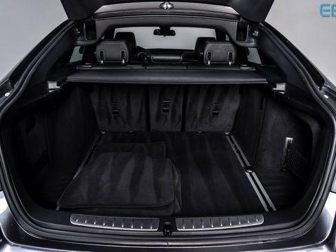 Used 2019 BMW 330i Gran Turismo xDrive w/ M Sport Package image 11